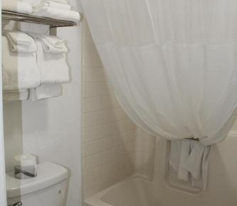 Queen Room - Mobility Access/Non-Smoking