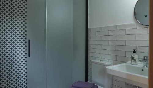 Twin Room with Private Bathroom