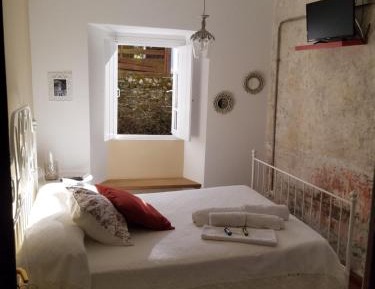 Double Room with Shared Bathroom