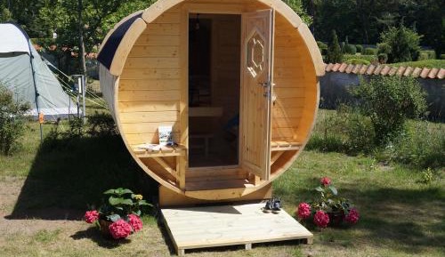 Round Cottage (shared bathroom) - no pets allowed (Electricity included)