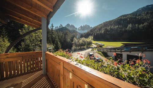 Single Room with Mountain View