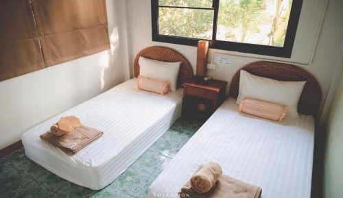 Twin Room with Shared Toilet