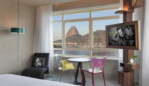 Quarto Deluxe com Cama King e Banheira de Hidromassagem