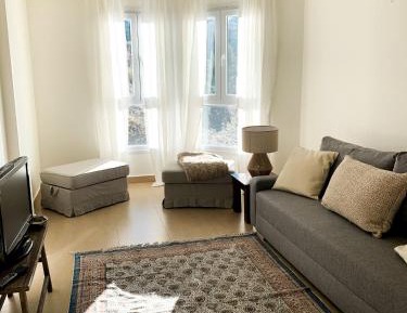 Two-Bedroom Apartment with Mountain View