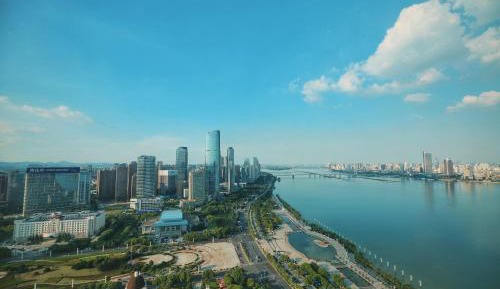 Deluxe River View Twin Rooms(RMB 220 net F&B Dining Credit,The Credit is applicable on all FB places expect Banquet）
