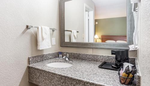 King Room - Non-Smoking