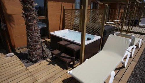 Deluxe Bungalow (2 Adults + 1 Child) with Access to Terra Natura Park