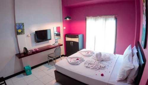 Suite with Mountain View