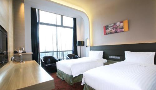 Standard King Room with Lounge Access