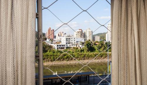 Quarto Família 1 cama de casal e 1 de solteiro
