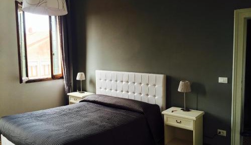 Economy Double Room with Shared Bathroom