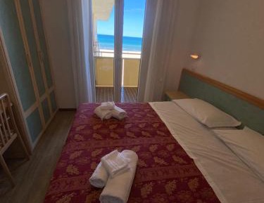 Standard Triple Room with Sea View