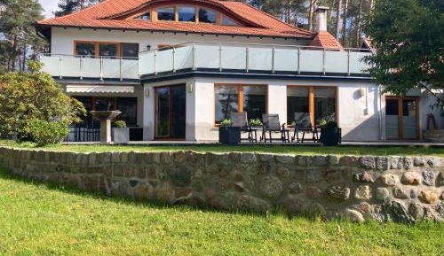 Apartment with Lake View
