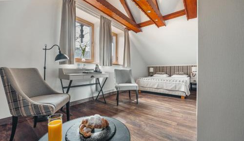 Family Room (2 Adults + 2 Children)