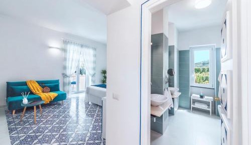 Deluxe Double Room with Balcony and Sea View