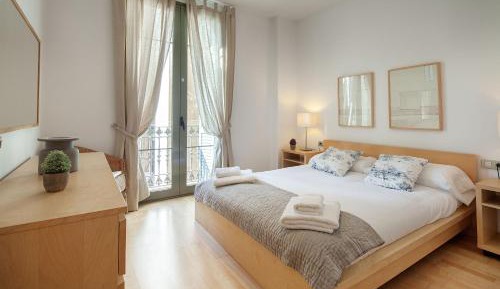 Two-Bedroom Apartment with Courtyard View