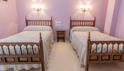 Triple Room with Shared Bathroom