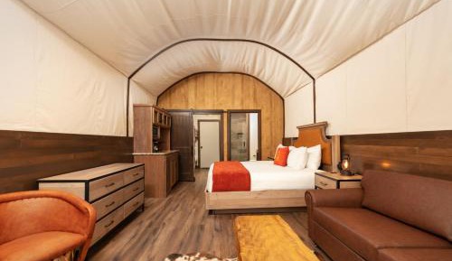 Luxe Conestoga Wagon