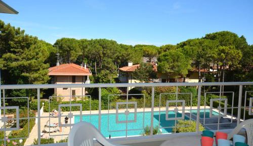 Apartment with Pool View 