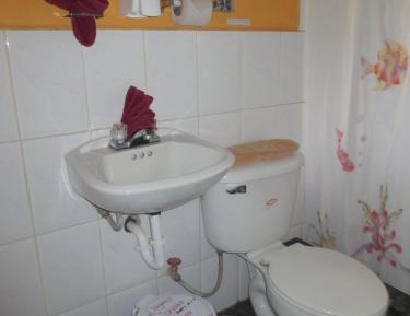 Economy Twin Room with Shared Bathroom