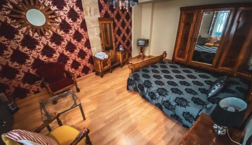 Double Room with Shared Bathroom