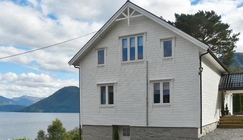 Six-Bedroom Holiday Home