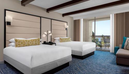 Traditional Water View Two Queens Room