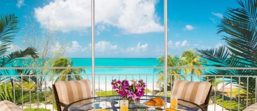 One-Bedroom Oceanfront Suite