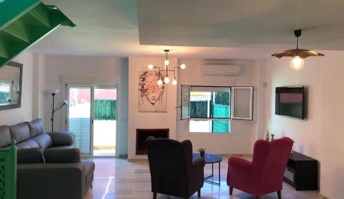 Single Room with Shared Bathroom