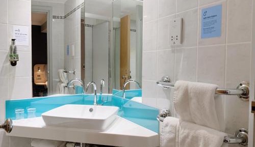 Standard Room with Free Hot Breakfast