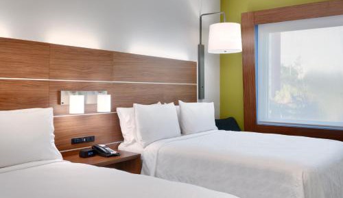 Standard Room with Two Queen Beds