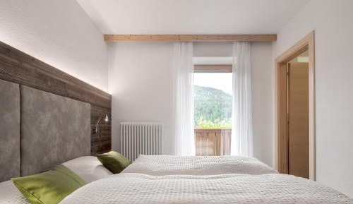 Apartment with Mountain View