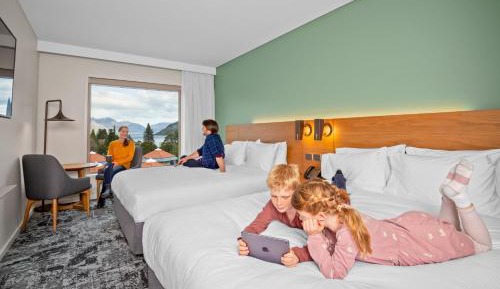 Standard Queen Room with Two Queen Beds and Mountain View - Free Breakfast