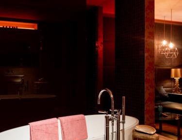 Suite with Spa Bath