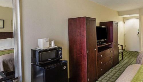 Standard Two Double Beds - Non-Smoking