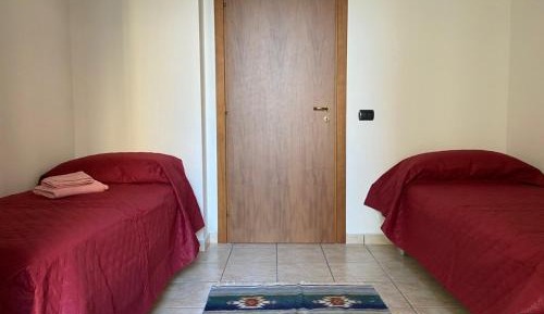 Twin Room with Private External Bathroom