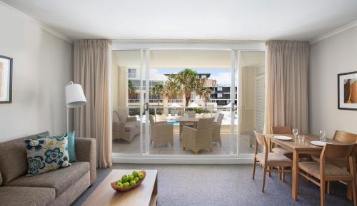 Deluxe One-Bedroom Suite