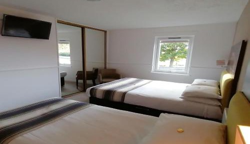 Triple Room with Shower