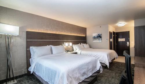 Standard Room with Two Queen Beds