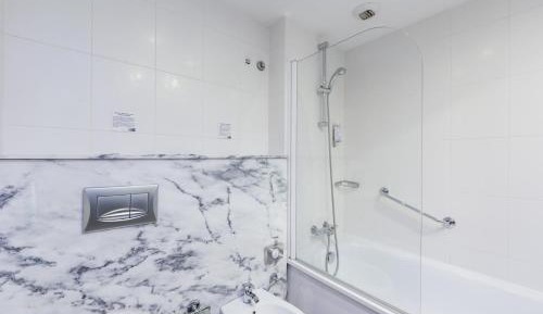 Standard Twin Room - Free Breakfast