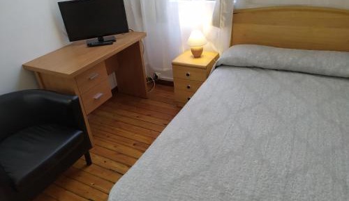 Single Room with Shared Bathroom