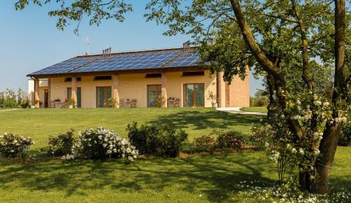 Apartment with Garden View