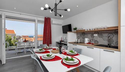Two-Bedroom Apartment with Balcony and Sea View