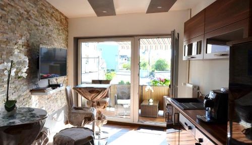 Single Room with Shared Bathroom