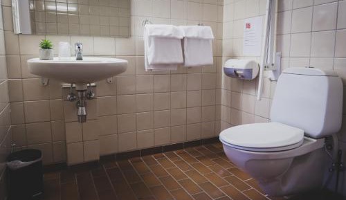 Family Room (2 Adults + 2 Children)