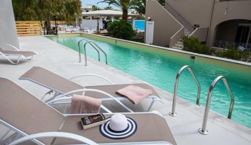 Junior Suite with sharing pool