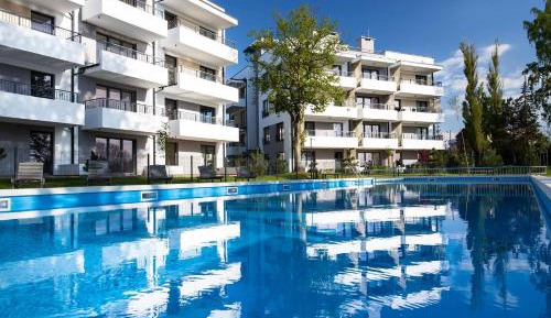 Studio Apartment with Pool View