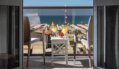 Double or Twin Room with Balcony - Water Front