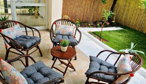 Villa with Garden View