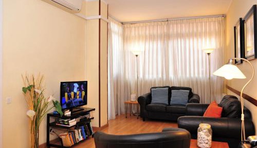 Single Room with Shared Bathroom